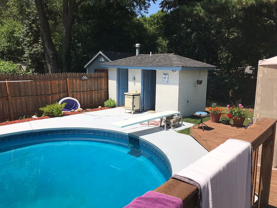 Pool area