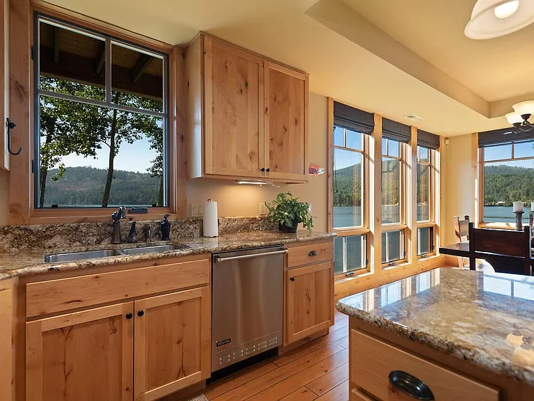 Kitchen views, light and bright