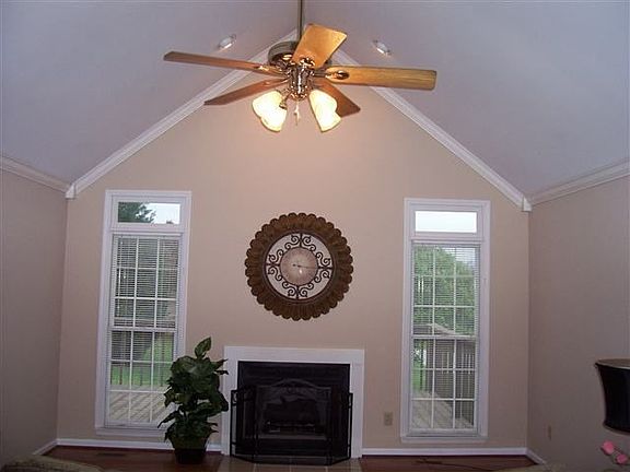 4th image of 108 Weatherford Dr NE