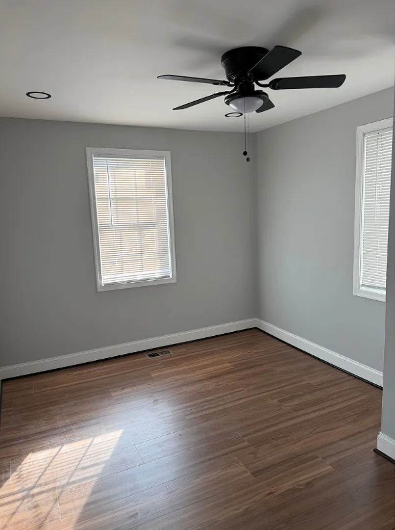 101 N Edgewood St $750 Private Room (Private Bath) — Photo 4