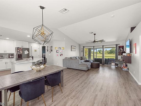 4th image of 2049 NE 25th St