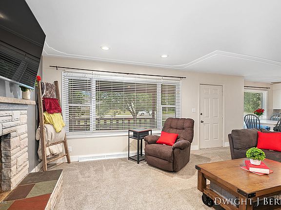 5th image of 8229 Cottonwood Dr