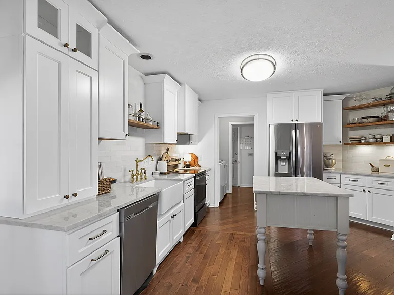 3016 Brantley Dr — Photo 8