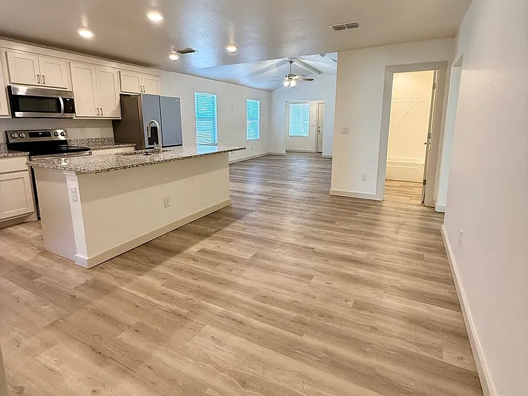 7702 Elm Ave — Photo 5