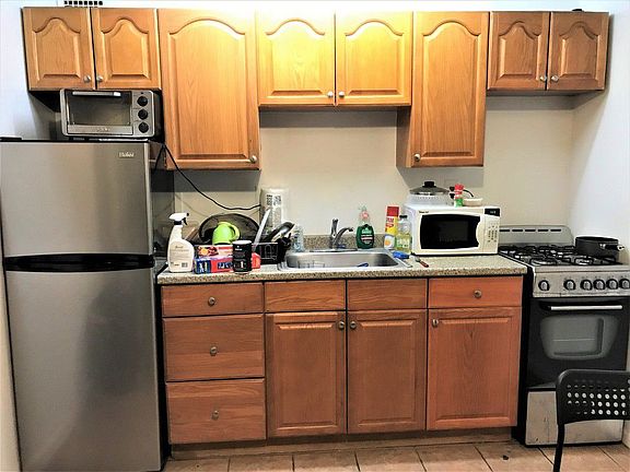 3rd image of 237 E 2nd St #2