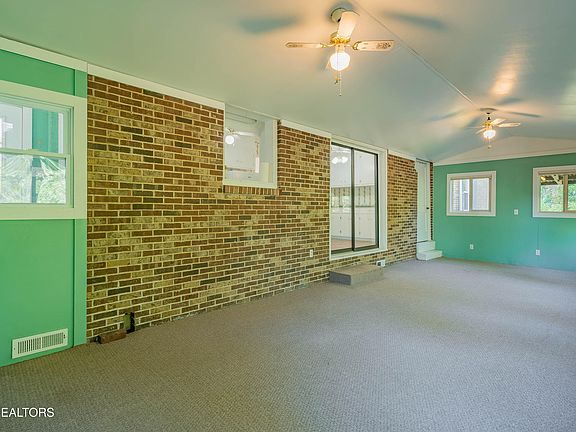 3rd image of 108 Alger Rd