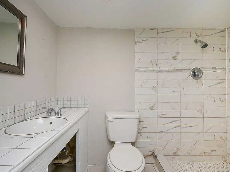 1507 Laird St — Photo 17