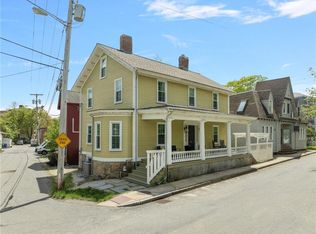 17 Old Beach Rd, Newport, RI 02840