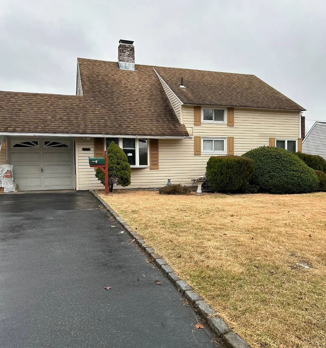4 bed, 2.0 bath, $4,400 — Photo 1