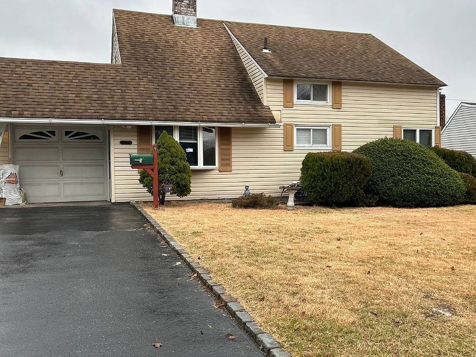 1st image of 9 Arcadia Ln
