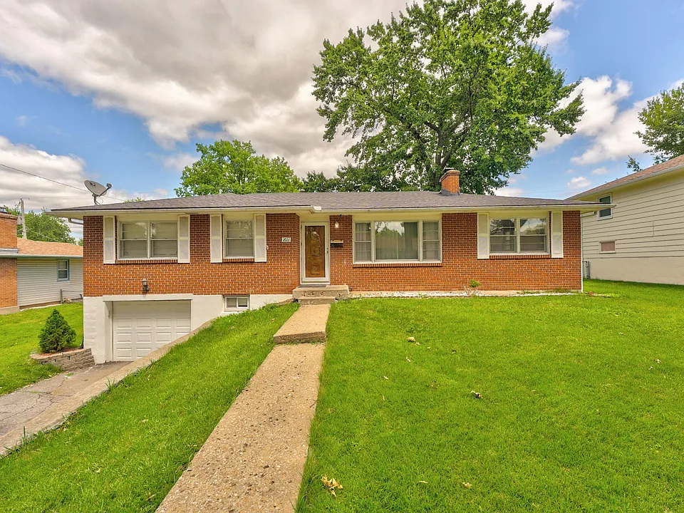 1601 N 81st Ter
