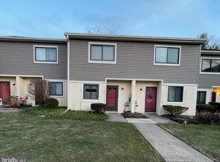 77 Ember Ln, Horsham, PA 19044