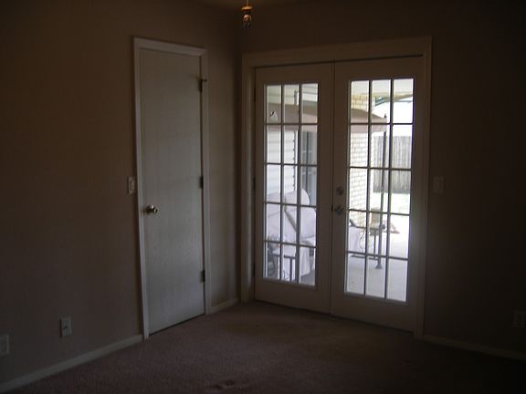 4th image of 1300 N Narcissus Ave