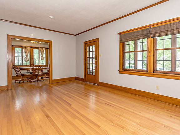 3rd image of 3038 E Ave NE