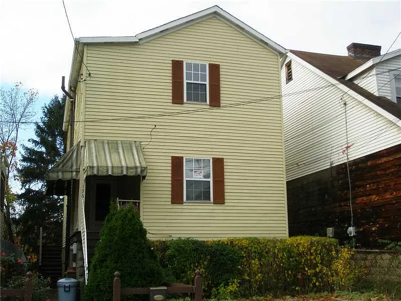 136 Shelby St photo 1