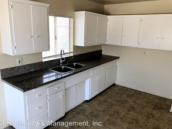 4th image of 1037 W 108th St APT 5
