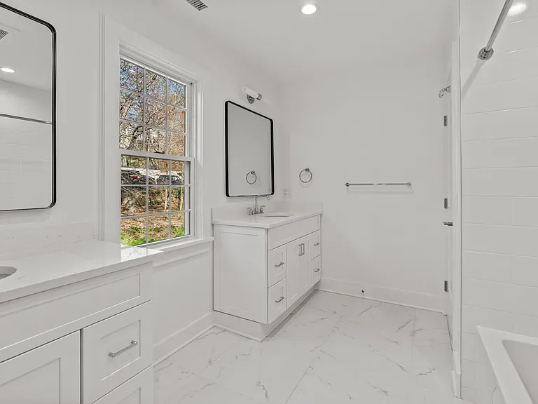 Guest Bathroom 2nd Floor.