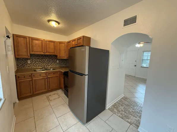 3039 Belden St, Jacksonville, FL 32207