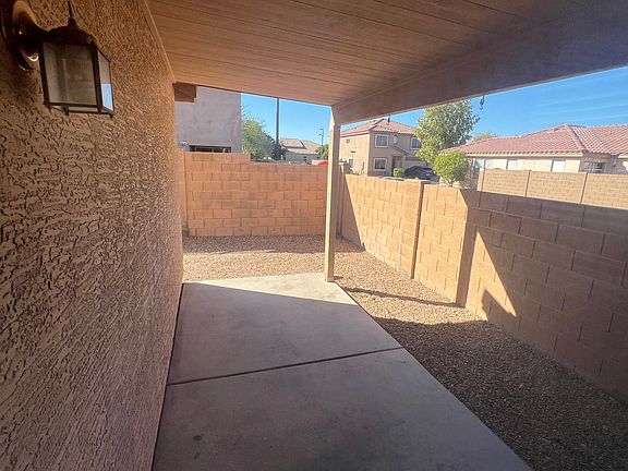 2nd image of 381 W Aloe Pl