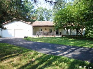 8445 Ammerman Dr NE, Comstock park, MI 49321