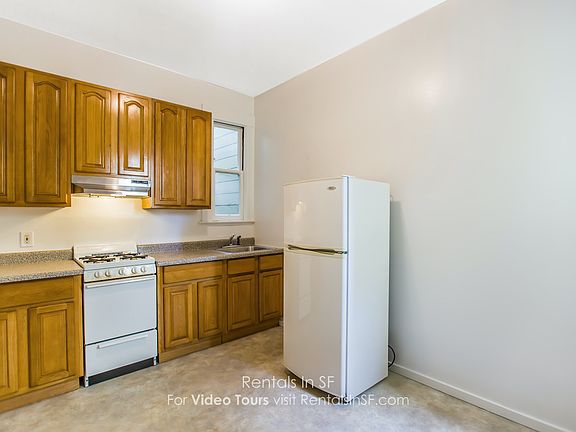 4th image of 2174 Bush St #6