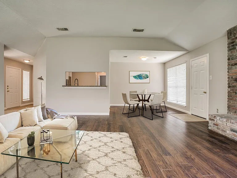 2530 Wheelwright Ln — Photo 6
