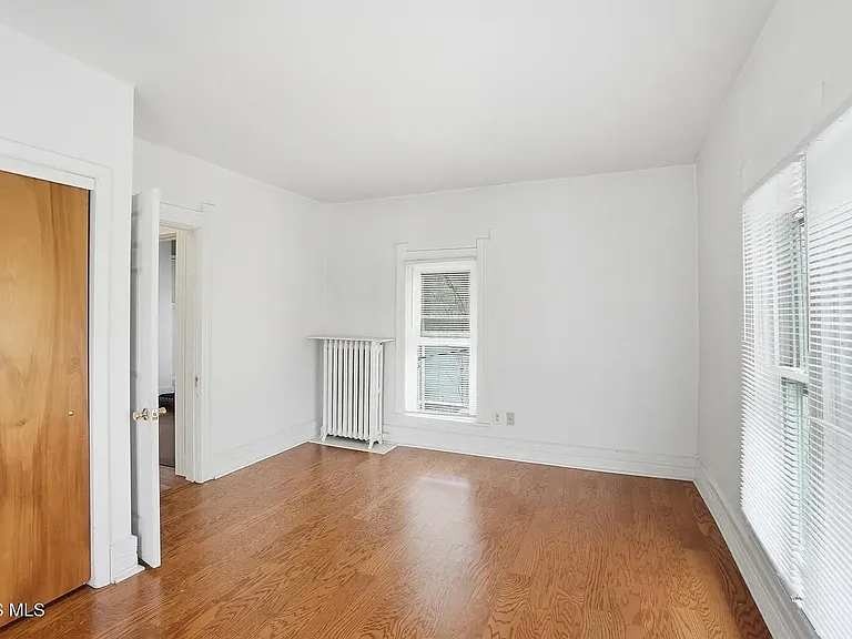 409 W Wooster St — Photo 8