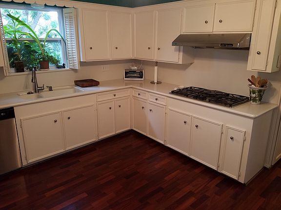 2nd image of 4818 Saint Andrews Dr