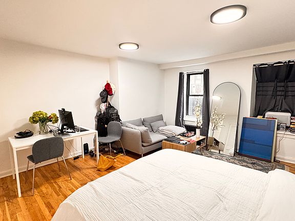 3rd image of 341 E 19th St APT C
