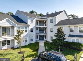 520 Waters Edge Dr, Toms River, NJ 08753