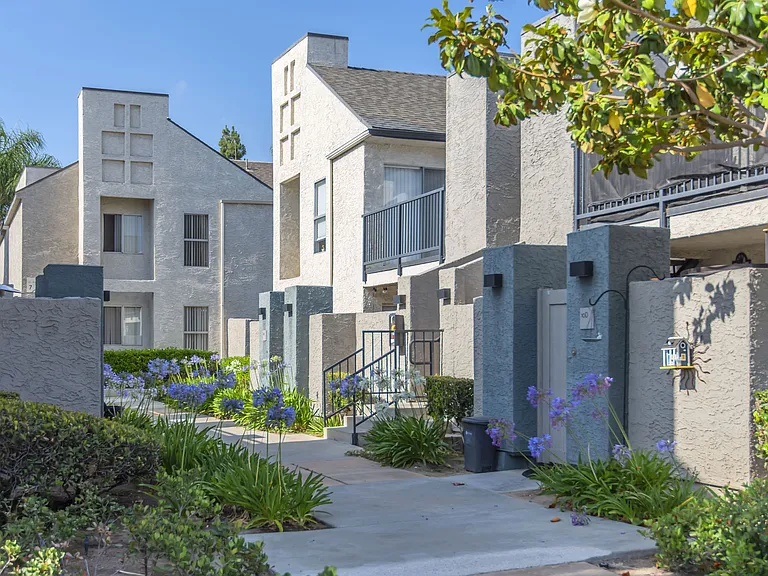 310 Jefferson Apartments — Photo 42
