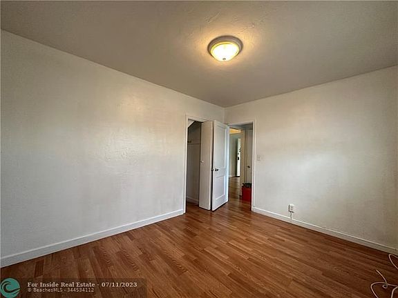 3rd image of 1016 NE 3rd St #1018