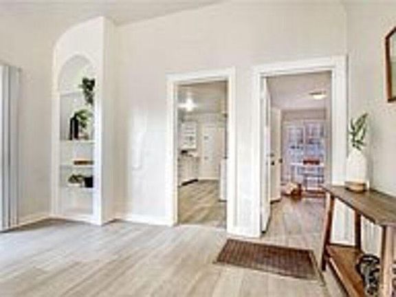 5th image of 2348 N Cahuenga Blvd #2348