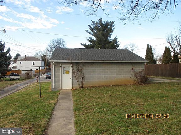 3rd image of 425 Stratford Ave