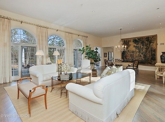 4th image of 2445 Hybernia Dr