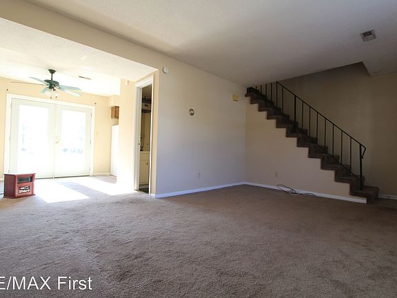 2nd image of 2303 Pinewood Dr