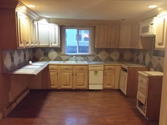5th image of 1121 N Queen Anne St