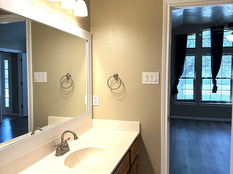 1505 Richland Ct N — Photo 9