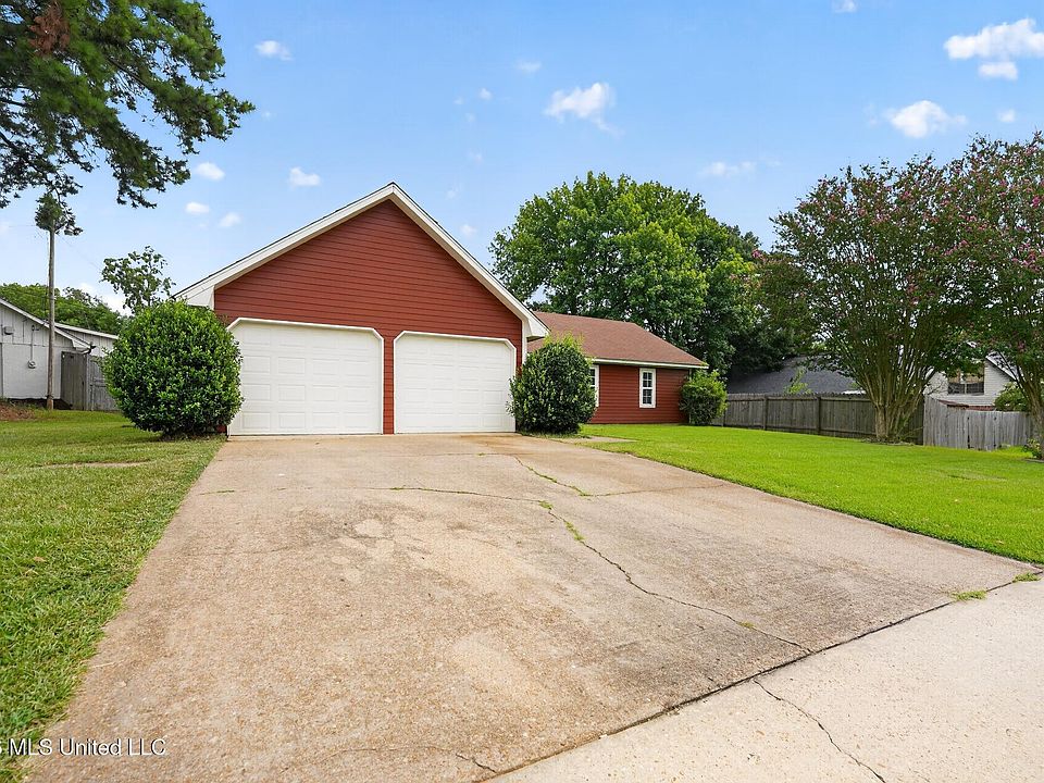 1st image of 334 E Timber Ridge Ct