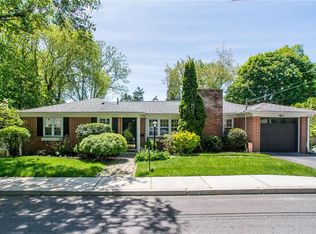 24 Somerset St, East Greenwich, RI 02818