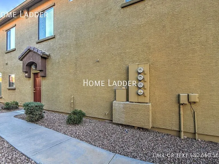 2250 E Deer Valley Rd #26 — Photo 4