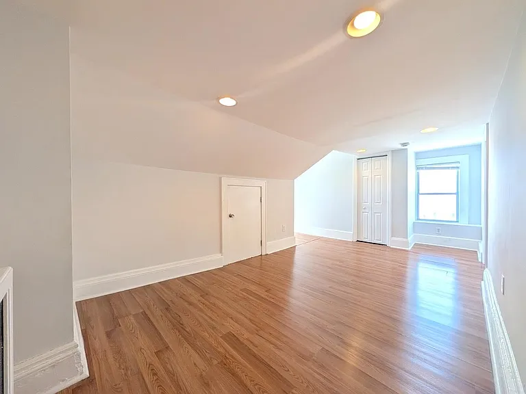 69 Beacon Ave #3 — Photo 12
