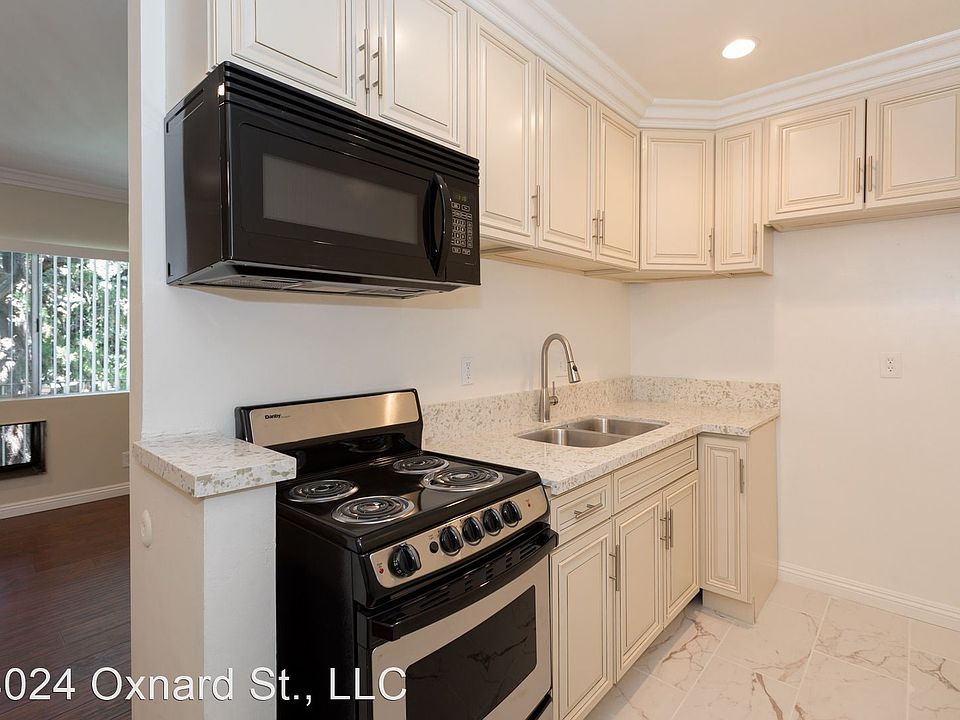 1st image of 14024 Oxnard St #14