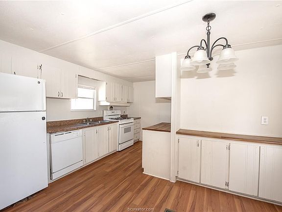 2nd image of 806 N Oneal St