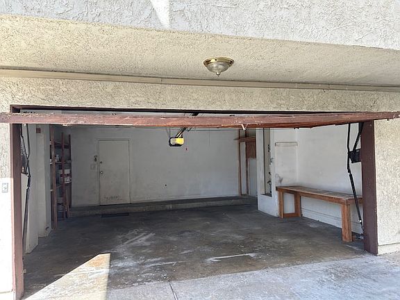 2 car garage with remote control
located at bottom floor