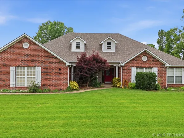 120 S Madison Ave, Okmulgee, OK 74447