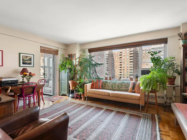 473 Fdr Drive image 1 of 12