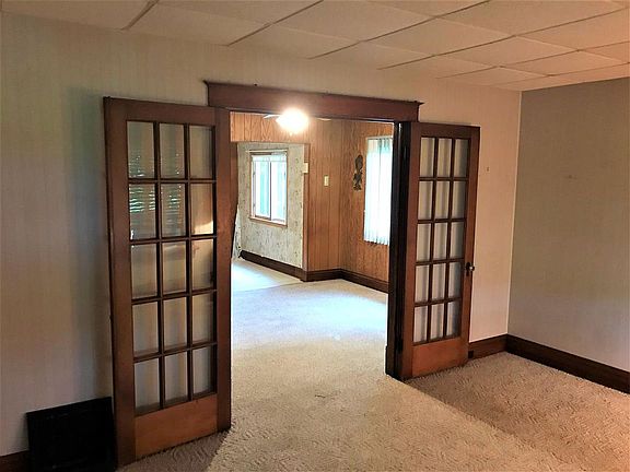 3rd image of 603 N 152nd Ave