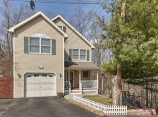 21 New St, Butler, NJ 07405