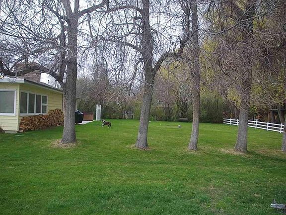 2nd image of 1600 Mountain View Ln